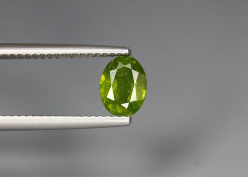 1.08 CTS_RARE UNIQUE HI END LUSTER_100 % NATURAL GROSSULAR GREEN GARNET_AFRICA