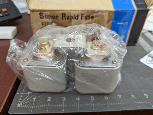 Fuji Electric CS10F-800 Super Rapid Fuse 1000 Volts, Pshbutton, 800 AMP [Z5S5] - Picture 6 of 10