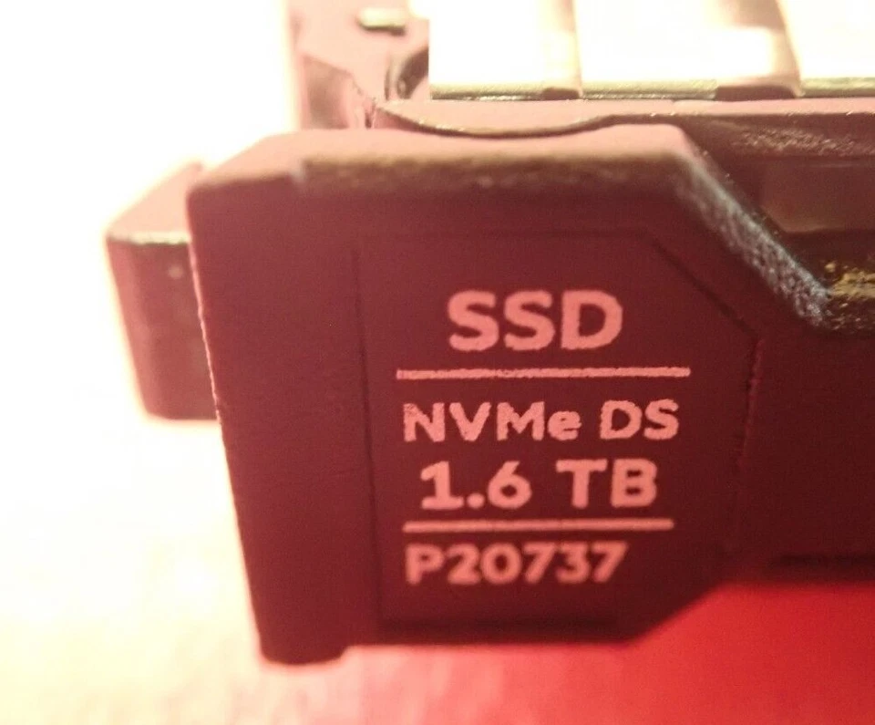 HPE 1.6TB NVMe x4 Uso Mixto DS U.3 SFF 2.5" SSD P20737-001 P16455-001 P16497-B21 Foto 3 de 4