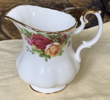 Royal Albert Old Country Roses Tall Creamer Bone China Gold Rimmed, ENGLAND 1962