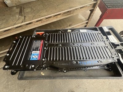 (LOCAL PICKUP ONLY) Battery VIN A 7th Digit Fits 13-18 C-MAX 394647