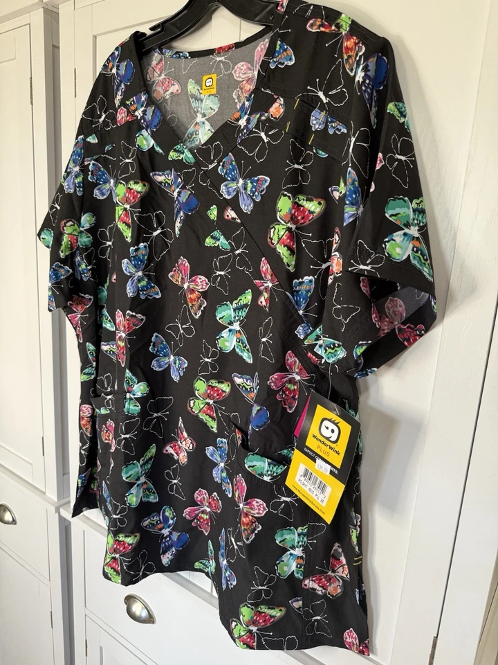 NWT WonderWink Plus 2X Butterfly Print Scrub Top Cinch Waist Black V-Neck - Image 2 of 4