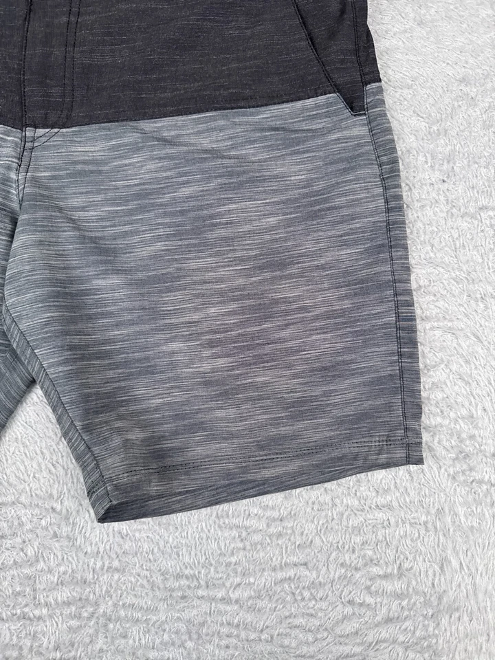 Volcom Shorts Men 33 Black Gray Chino Poly Cotton Blend Skate Beach Casual 33x9 - Image 2 of 4