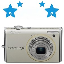 Nikon COOLPIX S640 Digital Camera 12.2MP 5x Optical Zoom with Accessories Silver