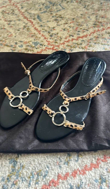 Nine West Women's Flat Strappy Sandals Black/Beige Animal Print Buckle Ring