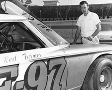 Bobby Carter was charge of helping prepare driver Red Farmer's For- Old Photo