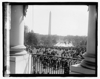 Photo:Easter Egg Rolling Washington Monument 1923 Crowds Fountain