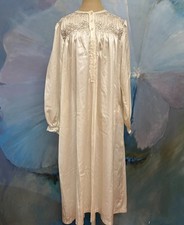 Oscar de la Renta for Neiman Marcus Ivory Satin Nightgown Lace Trim M