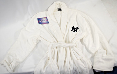 Spa By McArthur MLB New York Yankees Velour  White Robe *One Size New