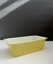 Vintage Pyrex Ovenware Loaf Pan #913  8½ x 4½ x 2½ Lemon Yellow White Interior