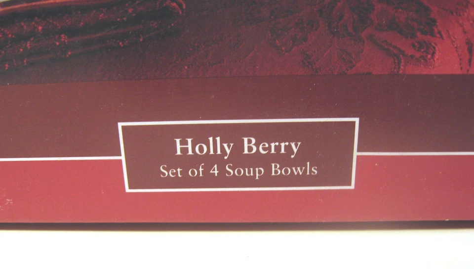 New in Box St. Nicholas Square Holly Berry Soup Bowls - Image 4 of 4