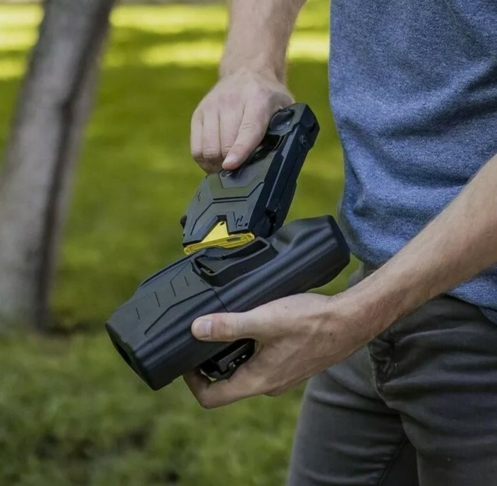 X2 Taser Blackhawk Holster, Right Hand, Black Very good