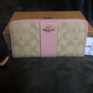 tan coach wallet