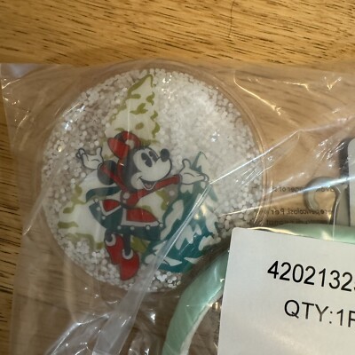 Disney Parks Mickey and Minnie Festive Snow Globe Ears  display picture 2