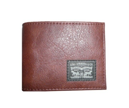 NIB Levi's Men's RFID Leather Traveler Wallet Bifold ID 31LP130013