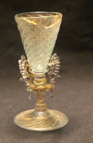 VENETIAN MURANO SET OF 8 GREEN AND GOLD CORDIALS - Picture 8 of 9