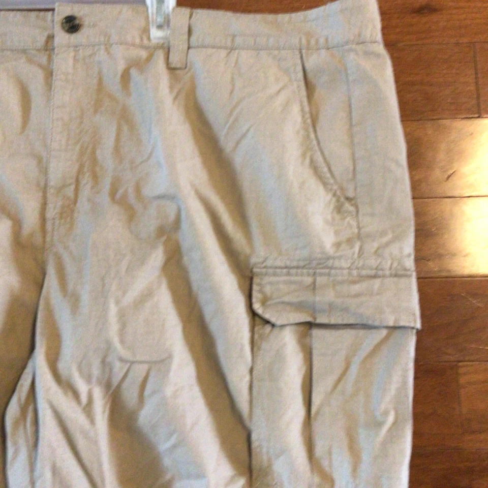 PANTALONES CORTOS HOMBRE SADDLEBRED CARGO BEIGE TALLA 48 ENTREPIERNA 9” Foto 2 de 4