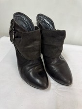Stivali con tacco Miss Sixty in pelle marrone con dettaglio fibbia fiocco misura 6