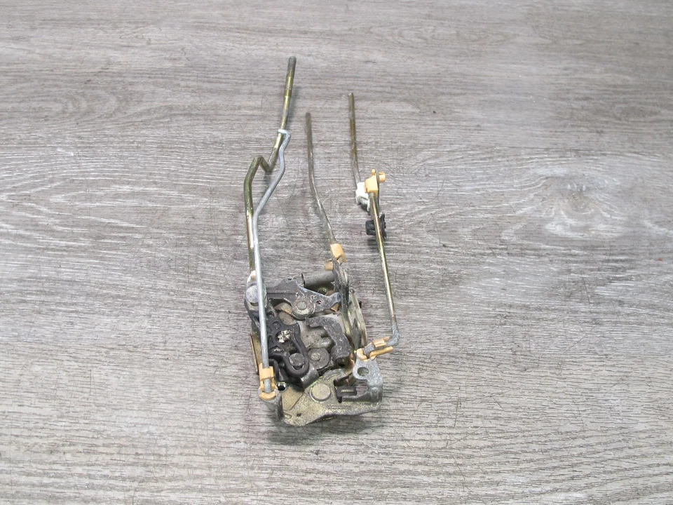 88-91 MAZDA RX7 CONVERTIBLE RIGHT PASSENGER DOOR LOCK LATCH ACTUATOR OEM - Image 3 of 4