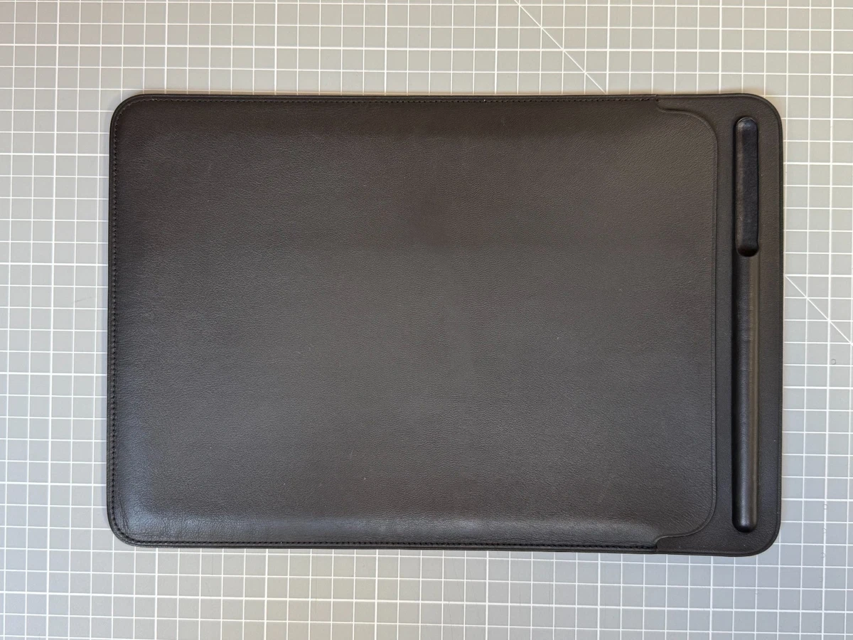 Custodia Urban Fit per iPad Air 13 pollici 2024 - Spigen