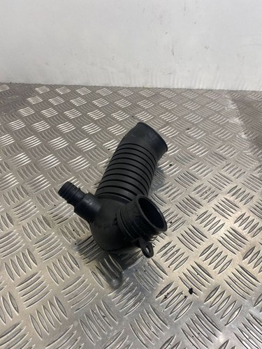 Audi A4 S4 B5 8D 2000 Diesel 85kW Ansaugrohr Ansaugschlauch Turbolader APL21024