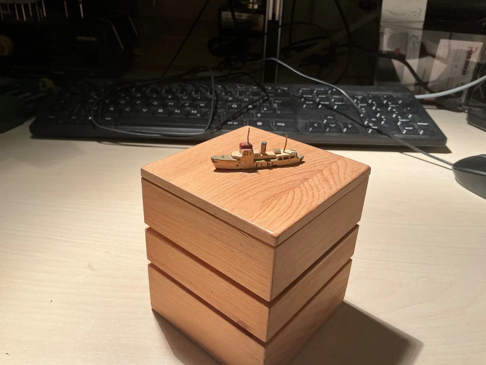 Lotzendampfer ELBE Wiking  1/1250 Schiff , Zinn