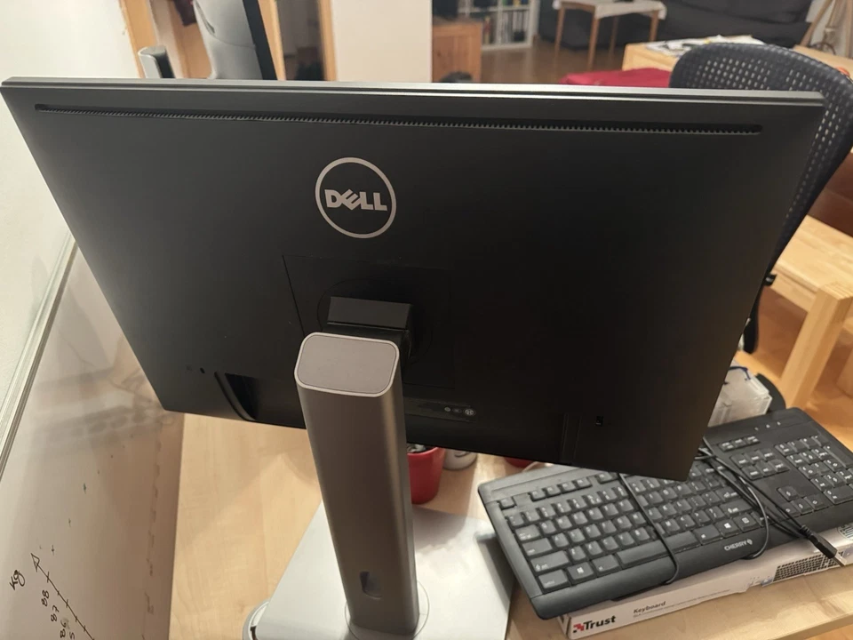 Dell UltraSharp U2415 24 Zoll Monitor - Schwarz - Bild 2 von 4