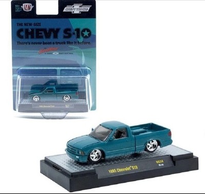 M2 Machines 1:64 1995 Chevrolet S10 Custom Blue Diecast Model