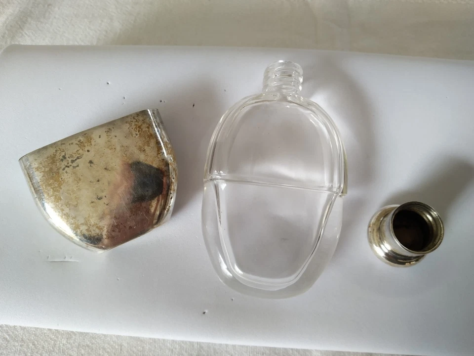 ANCIEN FLACON A PARFUM OU A SEL CRISTAL MÉTAL ARGENTÉ XIXe - Photo 3/4