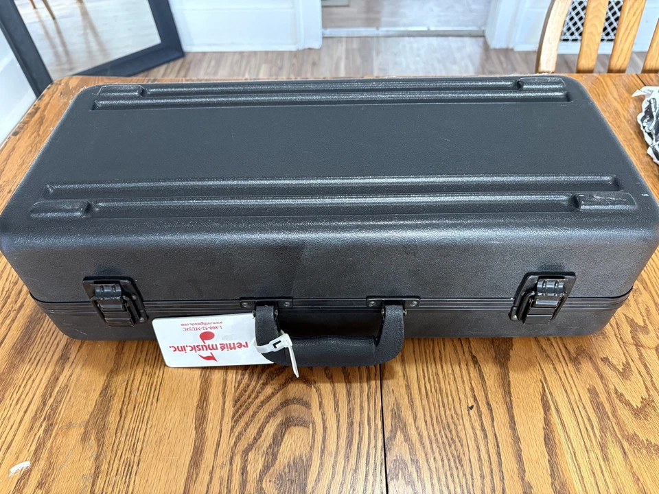 Trompeta King 601 con Estuche, Boquilla 7 C, Grasa Deslizante Afinadora Foto 3 de 4