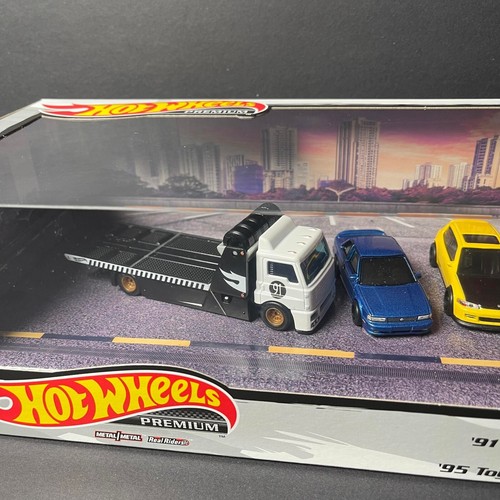 Hot Wheels Premium Fleet Street - Nissan Sentra, Honda Civic EG, Toyota Celica B - Picture 3 of 5