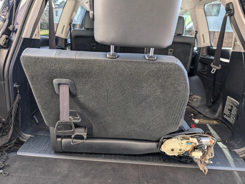 Lexus LX 570 2016-2019 tercera fila de asientos Foto 4 de 4