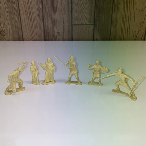 1960’s 6 Six Marx Robin Hood Play set Figures Cream Robinhood Plastic