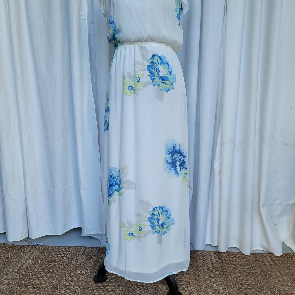 Old Navy Women's Floral Chiffon Maxi Dress White BLUE FLORAL Sleveless Ruffle S | eBay Old Navy Women's Floral Chiffon Maxi Dress White BLUE FLORAL Sleveless Ruffle S | eBay