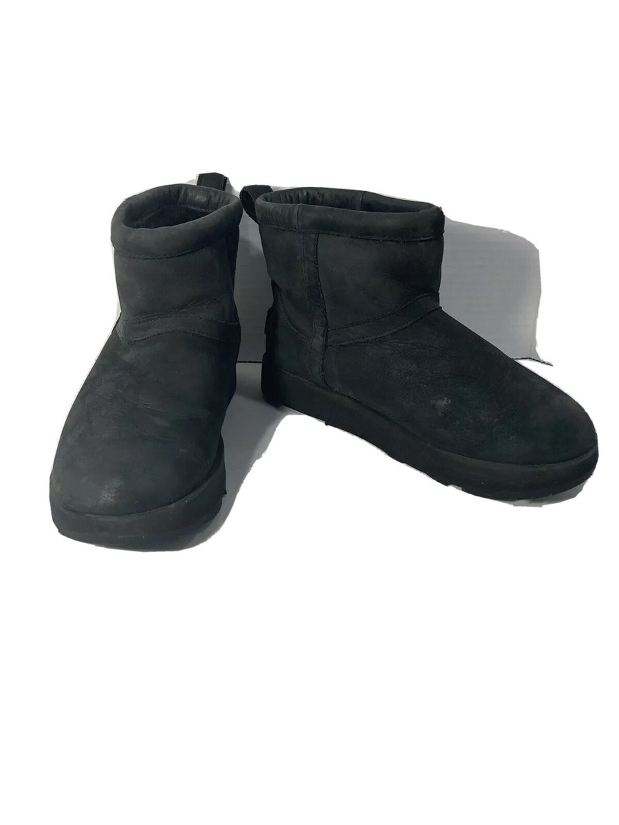 Ugg Classic Mini II Womens 7 Shearling Bootie in Black -Vibram