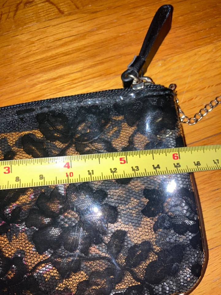 Porta-cartões feminino Victoria's Secret preto floral renda impermeável - Imagem 4 de 4