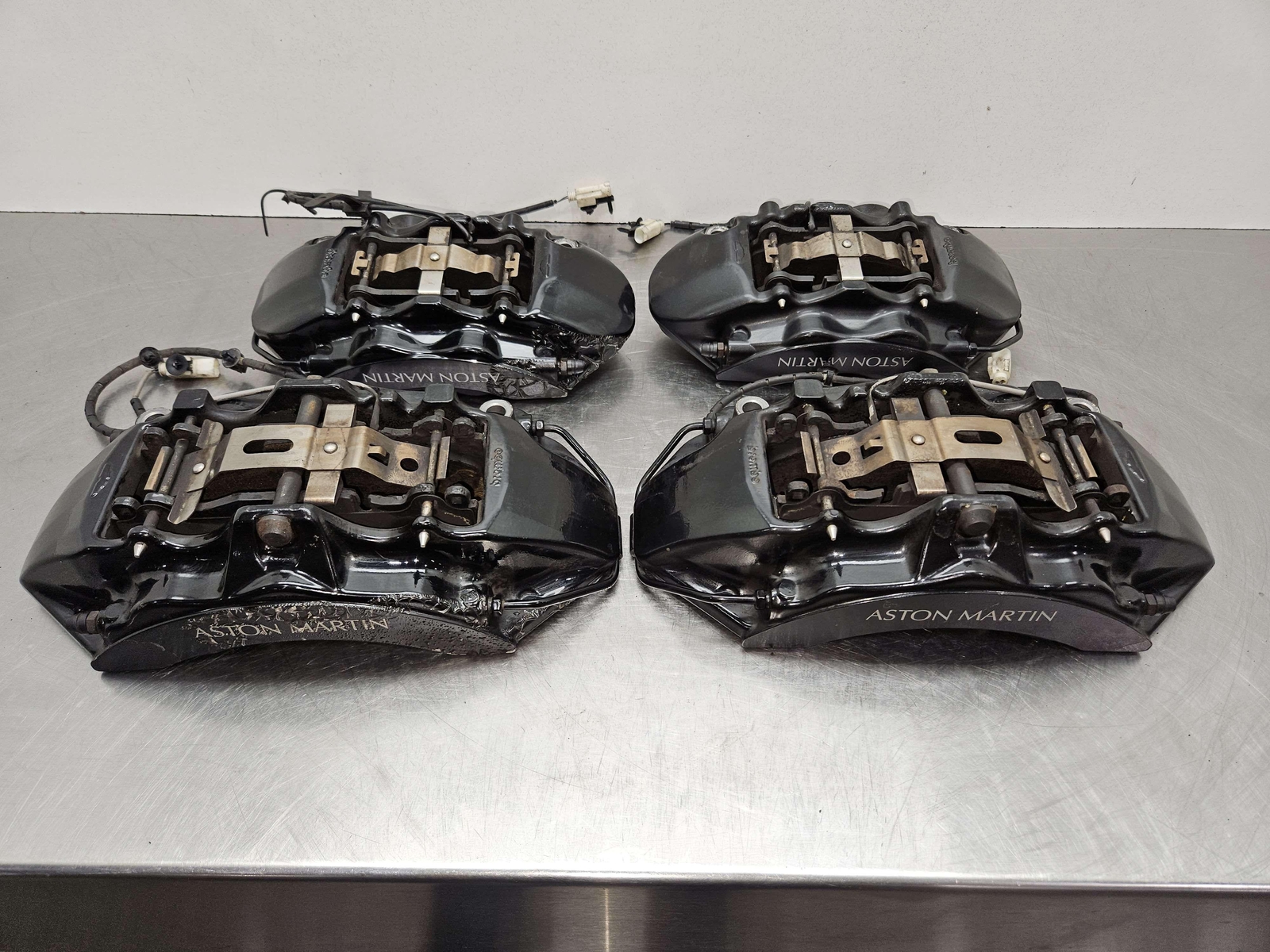 2010 Aston Martin Rapide Complete OEM Set of 4 Brake Calipers Brembo 39k Miles