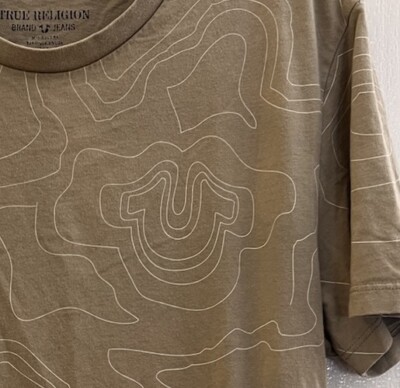 True Religion Topography Logo 71 Vintage Style Men s Tan T Shirt Size M