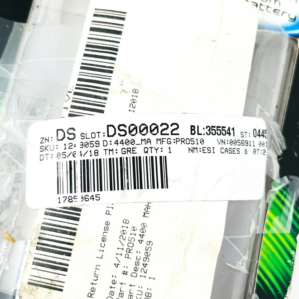 Duracell Pro510 Portable Power Bank 4400 mAh with Charge Cable - Image 2 of 4