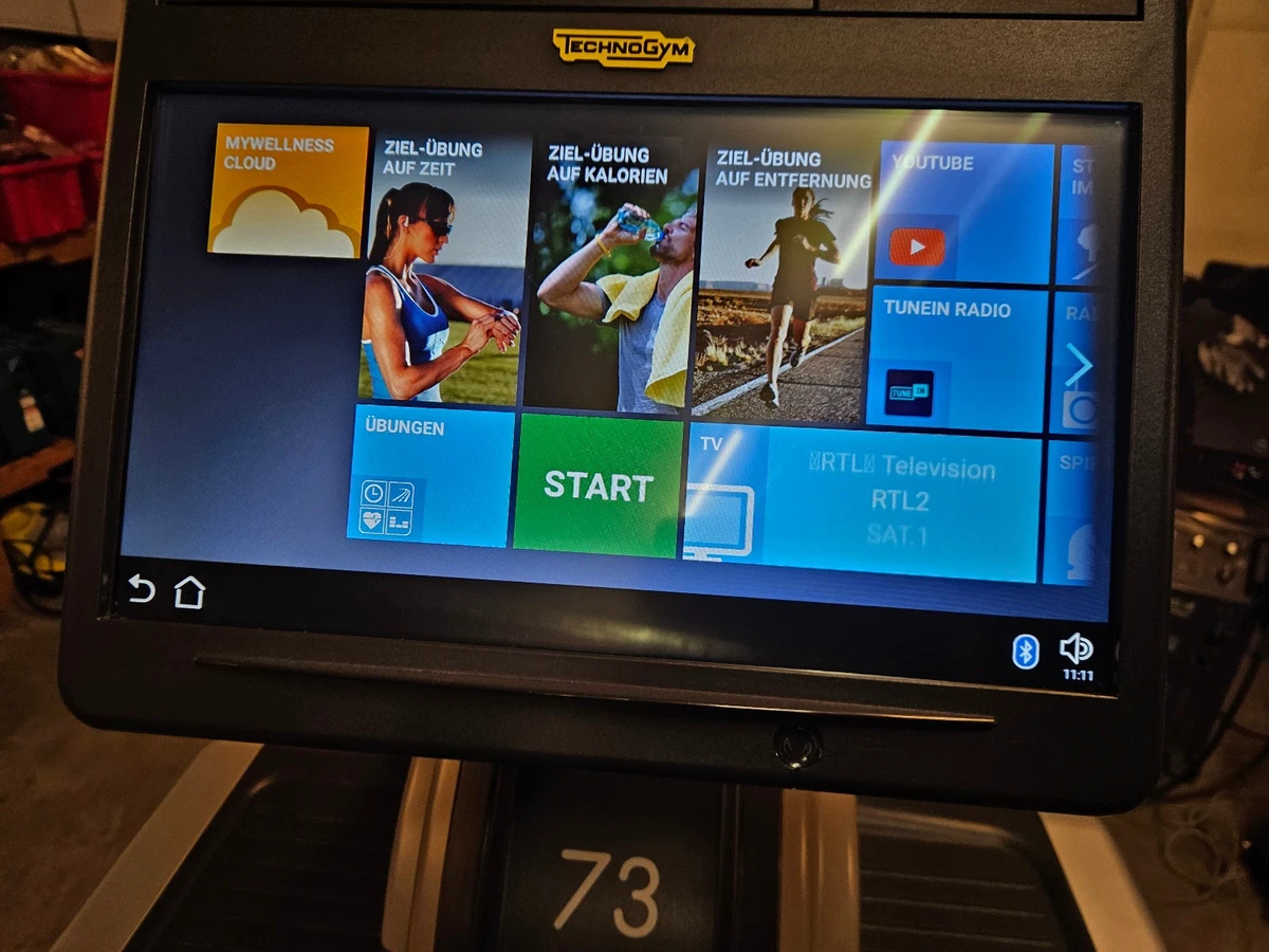 Technogym Crosstrainer Vario Excite 700 mit Unity Konsole