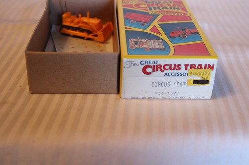 Walthers escala HO, tractor circo gato para circo. #933-1372 BNOS, amarillo | Zustand: New