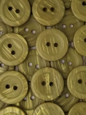 SIZE 30L - 3/4", VARIEGATED BUTTON, OLIVE, 1 DOZEN, SHINY FINISH