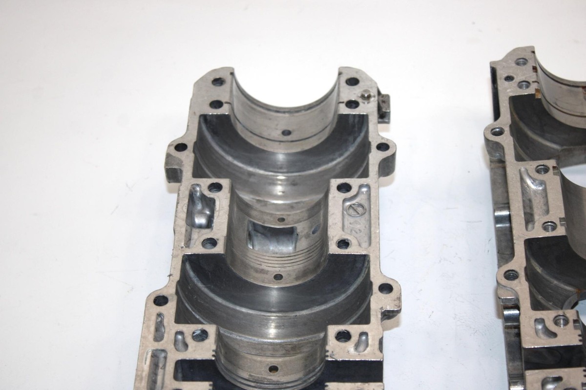 Polaris Indy Ultra 680 SP Engine Crankcase Crank Cases XCR 600