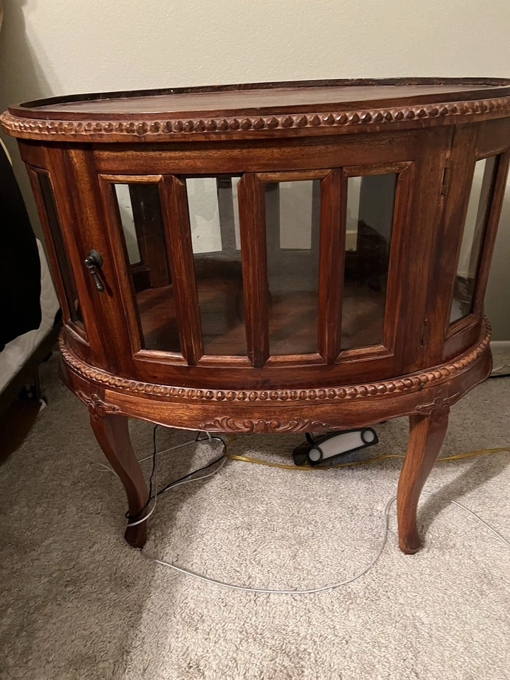 Vitrina/mesa auxiliar vintage ovalada vitrina. Queen Anne estilo - puerta doble Foto 2 de 4