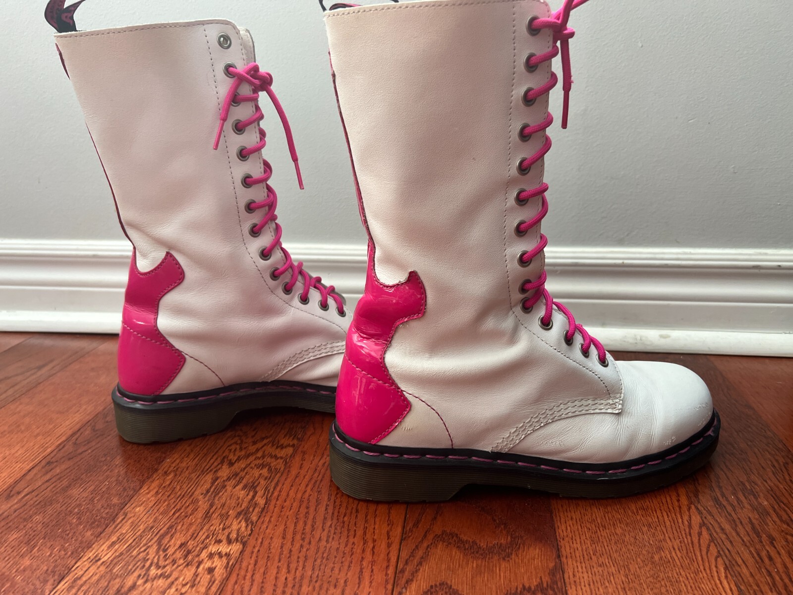 RARE Dr. Martens Guitar Rocker 14 Eye White Pink Rock Boots US Sz 9 image 4