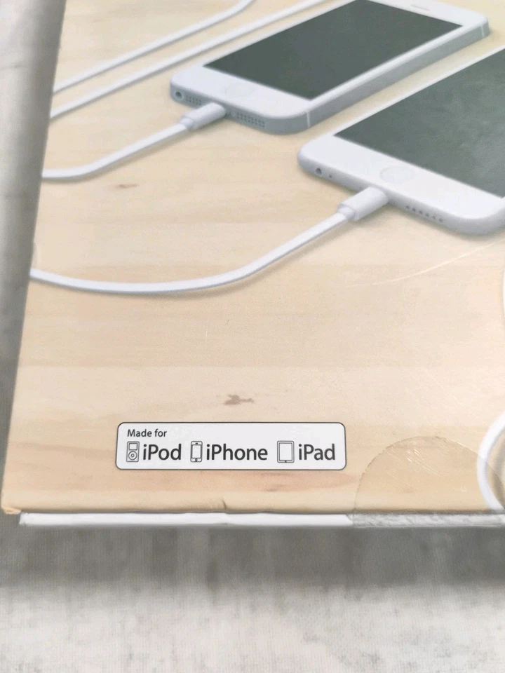 North Retractable Charge Dock Charging Station 2 Micro-USB 2 Lightening Cables - Image 2 of 4