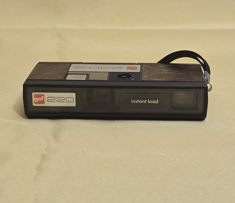 GAF 220 Pocket Camera Black Vintage Camera Untested 110 film camera