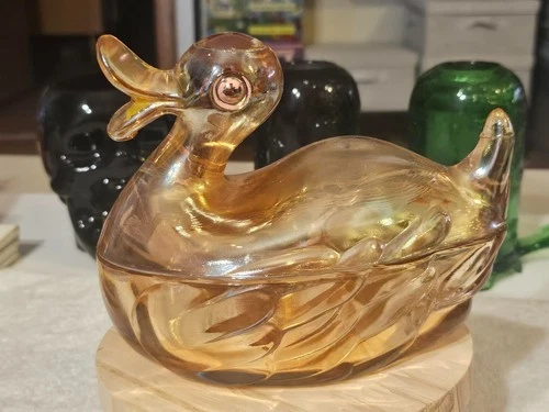 Vintage Jeanette Duck On A Nest Marigold Carnival Glass Candy Dish