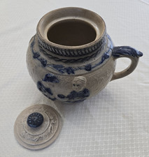 Pot en céramique bleu et beige fèves au four Boston. Pas d'éclats ni de fissures.