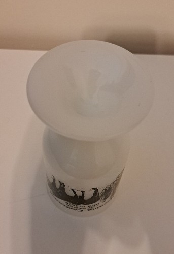 Vintage Henning Centennial 1978 Horse Drawn Carraige Milk Glass Coffee Mug - Picture 8 of 9